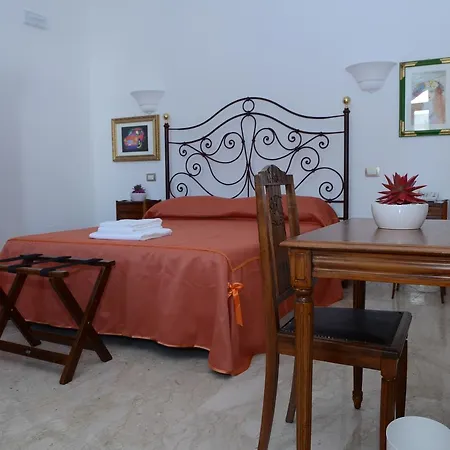 Hotel Leuzzi 2*