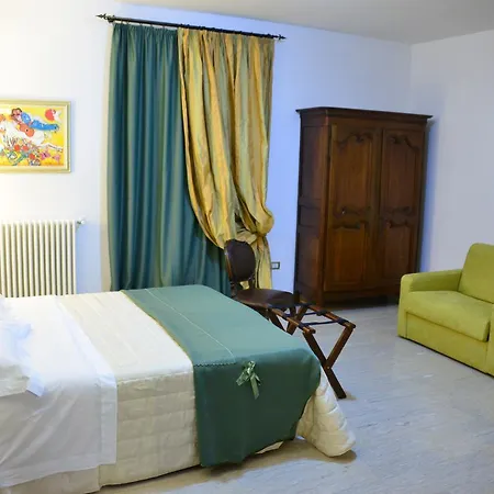 Hotel Leuzzi 2*