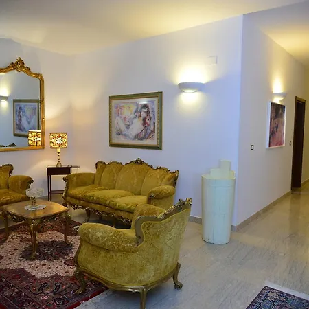 Leuzzi Hotel