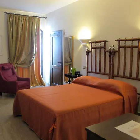 Hotel Leuzzi