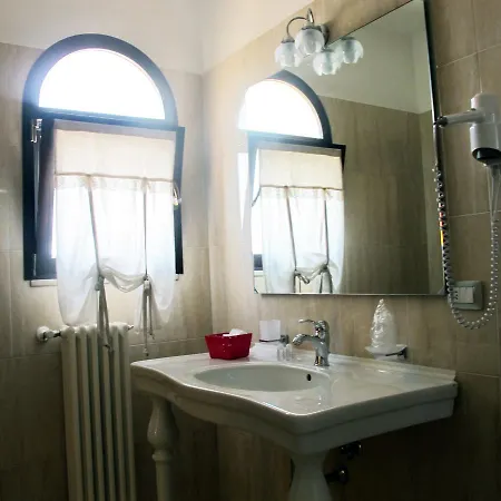 Hotel Leuzzi Salice Salentino