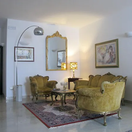 Leuzzi Hotel