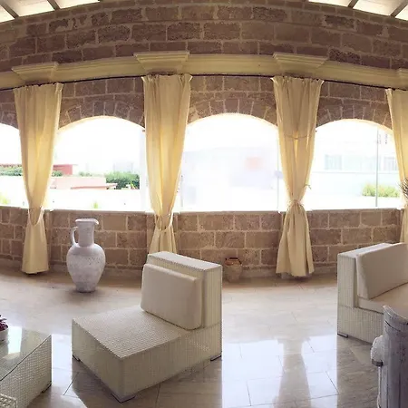 Hotel Leuzzi Salice Salentino
