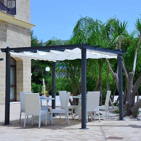 Hotel Leuzzi Salice Salentino