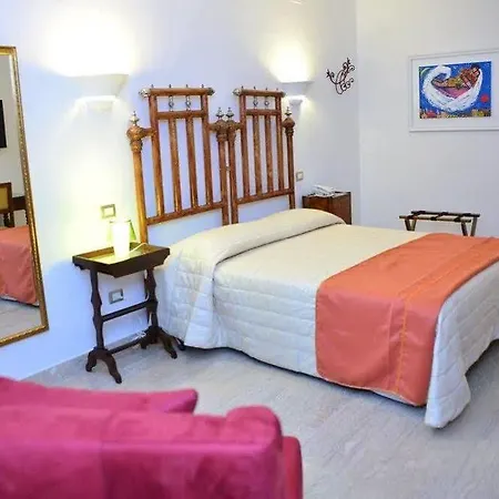 Leuzzi Hotel 2*